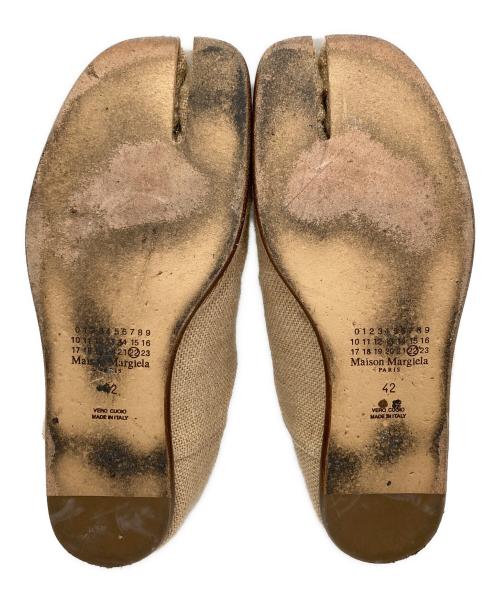 Maison Margiela（メゾンマルジェラ）Maison Margiela (メゾンマルジェラ) TABI BABOUCHE スリッポン ベージュ サイズ:42の古着・服飾アイテム