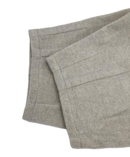 HUIS.（ハウス）huis. (ハウス) 尾州 (ビジュウ) ウールフランネルバルーンパンツ ベージュ サイズ:Fの古着・服飾アイテム