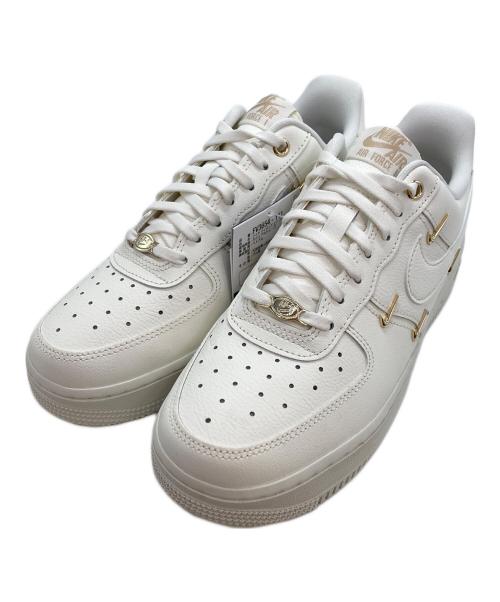 NIKE（ナイキ）NIKE (ナイキ) Air Force 1 LOW '07 LX ホワイト サイズ:24.5 未使用品の古着・服飾アイテム