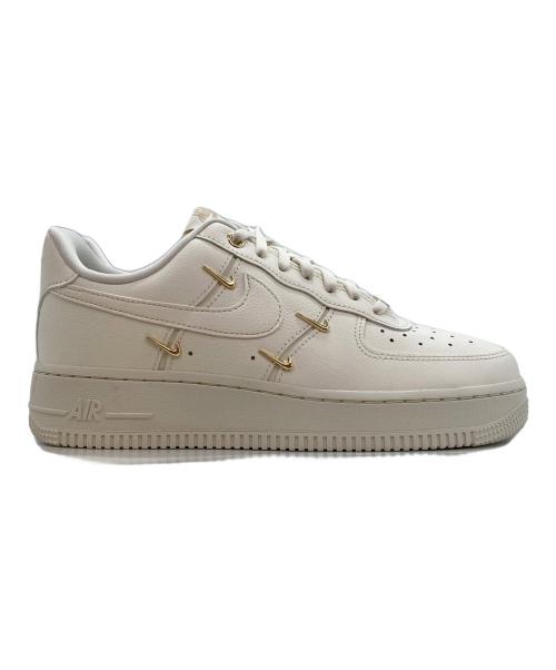 NIKE（ナイキ）NIKE (ナイキ) Air Force 1 LOW '07 LX ホワイト サイズ:24.5 未使用品の古着・服飾アイテム