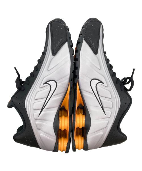 NIKE（ナイキ）NIKE (ナイキ) SHOX R4 BLACK/VAST シルバー×オレンジ サイズ:27.5の古着・服飾アイテム