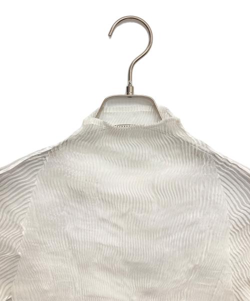 ISSEY MIYAKE（イッセイミヤケ）ISSEY MIYAKE (イッセイミヤケ) シフォンツイストカットソー ホワイト サイズ:2の古着・服飾アイテム