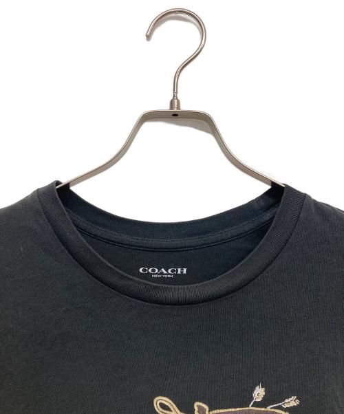 COACH（コーチ）COACH (コーチ) プリントTシャツ ブラック サイズ:Mの古着・服飾アイテム