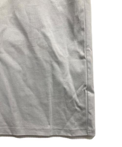 anuans（アニュアンス）anuans (アニュアンス) シルクタッチコットンUネックTシャツ グレー サイズ:Mの古着・服飾アイテム