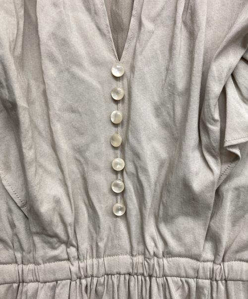 COCODEAL（ココディール）COCODEAL (ココディール) フリルスリーブティアードワンピース ベージュ サイズ:2の古着・服飾アイテム