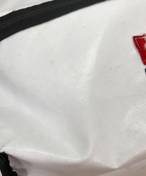 MM6（エムエムシックス）MM6 (エムエムシックス) EASTPAK (イーストパック) パデッド リバーシブル リュックサック ブラック×ホワイトの古着・服飾アイテム