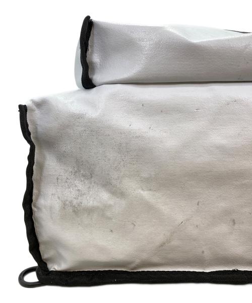 MM6（エムエムシックス）MM6 (エムエムシックス) EASTPAK (イーストパック) パデッド リバーシブル リュックサック ブラック×ホワイトの古着・服飾アイテム