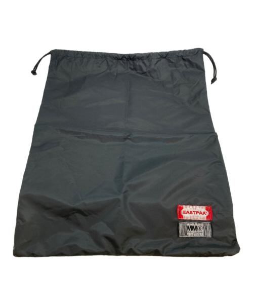 MM6（エムエムシックス）MM6 (エムエムシックス) EASTPAK (イーストパック) パデッド リバーシブル リュックサック ブラック×ホワイトの古着・服飾アイテム