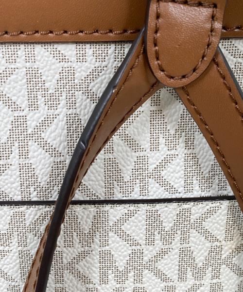 MICHAEL KORS（マイケル・コース）MICHAEL KORS (マイケル・コース) HAYES MD BACKPACK ホワイトの古着・服飾アイテム