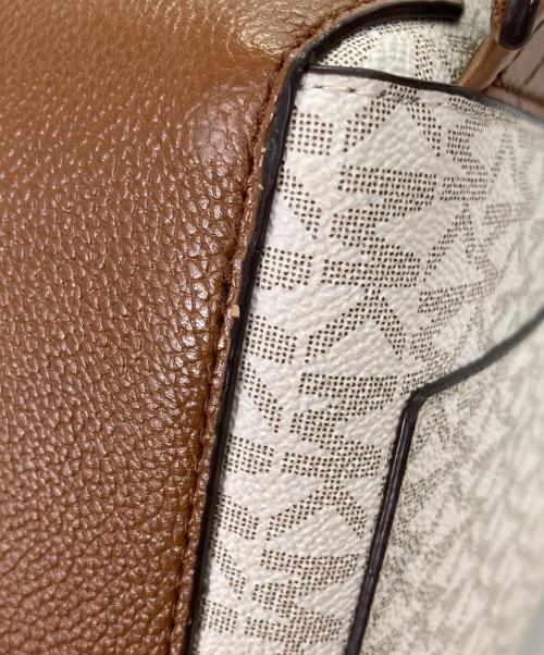 MICHAEL KORS（マイケル・コース）MICHAEL KORS (マイケル・コース) HAYES MD BACKPACK ホワイトの古着・服飾アイテム