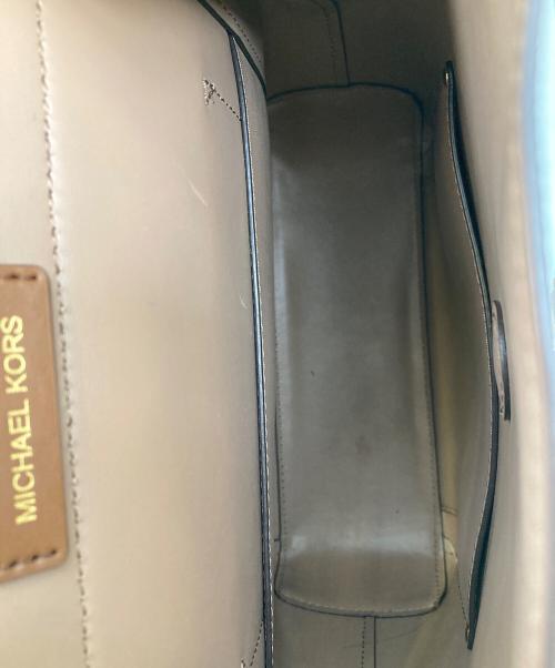 MICHAEL KORS（マイケル・コース）MICHAEL KORS (マイケル・コース) HAYES MD BACKPACK ホワイトの古着・服飾アイテム