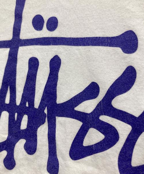 stussy（ステューシー）stussy (ステューシー) stock logo tee ホワイト サイズ:Lの古着・服飾アイテム