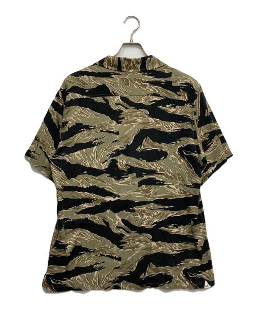 Denham（デンハム）Denham (デンハム) カモフラSSシャツ ブラック×オリーブ サイズ:XSの古着・服飾アイテム