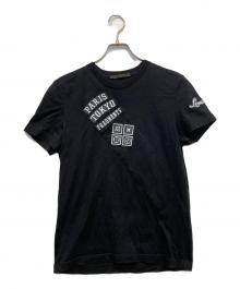 LOUIS VUITTON×FRAGMENT DESIGN（ルイ ヴィトン×フラグメントデザイン）の古着「ブランドロゴパッチＴＥＥ」｜ブラック