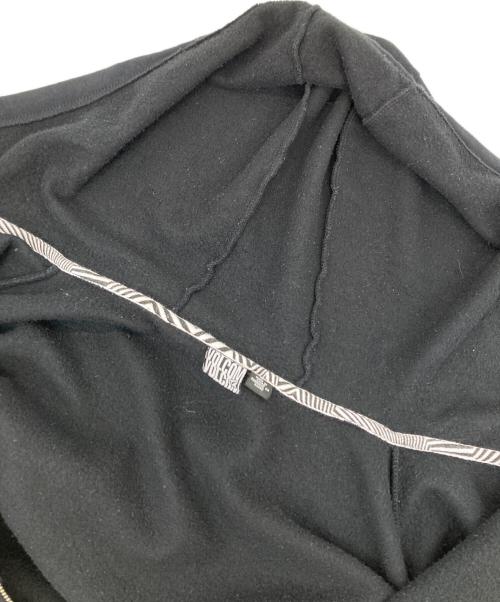 VOLCOM（ボルコム）VOLCOM (ボルコム) プリントパーカー ブラック サイズ:Mの古着・服飾アイテム