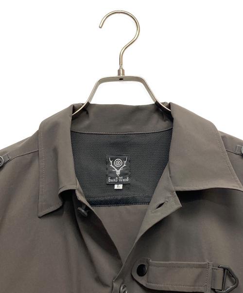 South2 West8（サウスツー ウエストエイト）south2 west8 (サウスツー ウエストエイト) TENKARA TROUT SHIRT グレー サイズ:Lの古着・服飾アイテム