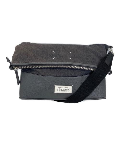 Maison Margiela（メゾンマルジェラ）Maison Margiela (メゾンマルジェラ) 「5AC」ホーボー ミディアム グレー×ブラックの古着・服飾アイテム