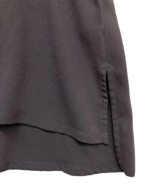 DES PRES（デ プレ）DES PRES (デ プレ) ジャージーライクジョーゼット パイピングブラウス グレー サイズ:Fの古着・服飾アイテム