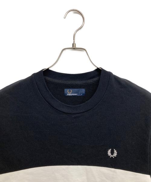 FRED PERRY（フレッドペリー）FRED PERRY (フレッドペリー) クルーネックスウェット ブラック サイズ:Sの古着・服飾アイテム