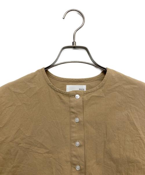 HUIS（ハウス）HUIS (ハウス) やわらかコットンヘンリーネックナチュラルプルオーバー ベージュ サイズ:Fの古着・服飾アイテム