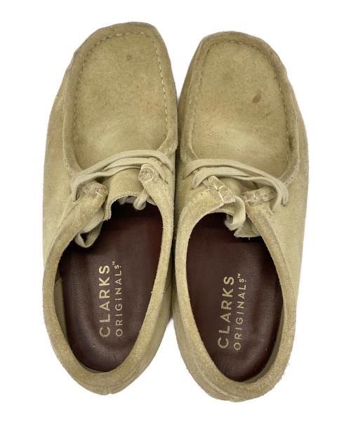 CLARKS（クラークス）CLARKS (クラークス) ワラビーシューズ ベージュ サイズ:25.5の古着・服飾アイテム