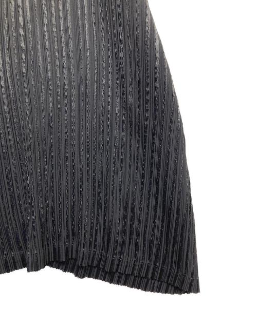 ISSEY MIYAKE FETE（イッセイミヤケフェット）ISSEY MIYAKE FETE (イッセイミヤケフェット) プリーツフレアスカート ブラック サイズ:02の古着・服飾アイテム