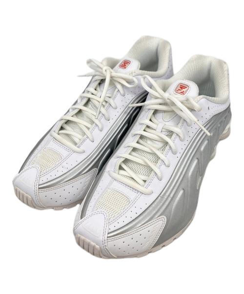NIKE（ナイキ）NIKE (ナイキ) SHOX R4 シルバー×ホワイト サイズ:27.5の古着・服飾アイテム