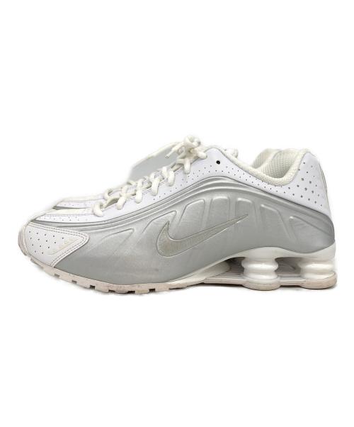NIKE（ナイキ）NIKE (ナイキ) SHOX R4 シルバー×ホワイト サイズ:27.5の古着・服飾アイテム