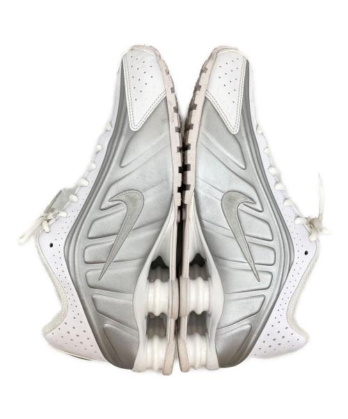 NIKE（ナイキ）NIKE (ナイキ) SHOX R4 シルバー×ホワイト サイズ:27.5の古着・服飾アイテム