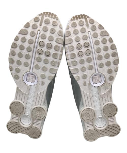 NIKE（ナイキ）NIKE (ナイキ) SHOX R4 シルバー×ホワイト サイズ:27.5の古着・服飾アイテム