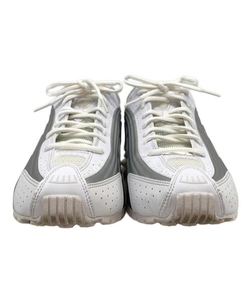 NIKE（ナイキ）NIKE (ナイキ) SHOX R4 シルバー×ホワイト サイズ:27.5の古着・服飾アイテム