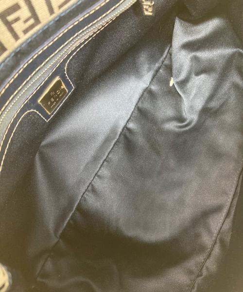 FENDI（フェンディ）FENDI (フェンディ) ショルダーバッグ ブラックの古着・服飾アイテム