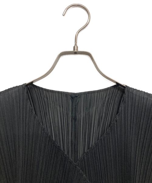 PLEATS PLEASE ISSEY MIYAKE（プリーツプリーズ イッセイミヤケ）PLEATS PLEASE ISSEY MIYAKE (プリーツプリーズ イッセイミヤケ) BASICKS CARDIGAN ブラック サイズ:3の古着・服飾アイテム