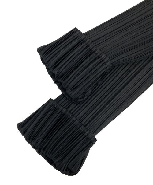 PLEATS PLEASE ISSEY MIYAKE（プリーツプリーズ イッセイミヤケ）PLEATS PLEASE ISSEY MIYAKE (プリーツプリーズ イッセイミヤケ) BASICKS CARDIGAN ブラック サイズ:3の古着・服飾アイテム