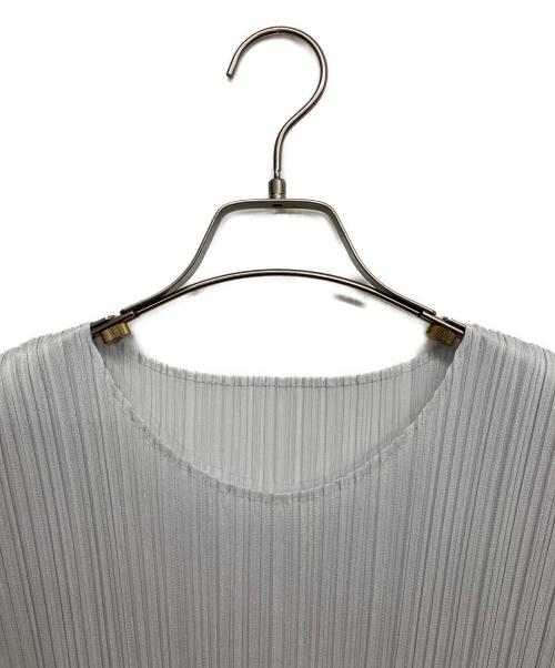 PLEATS PLEASE ISSEY MIYAKE（プリーツプリーズ イッセイミヤケ）PLEATS PLEASE ISSEY MIYAKE (プリーツプリーズ イッセイミヤケ) プリーツノースリーブワンピース ライトグレー サイズ:3の古着・服飾アイテム