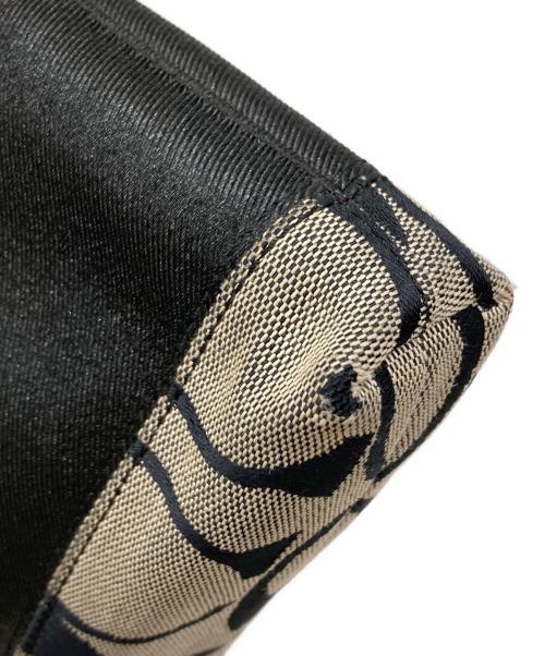 COACH（コーチ）COACH (コーチ) シグネチャーショルダーバッグ ブラウンの古着・服飾アイテム