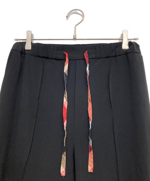 BLUE LABEL CRESTBRIDGE（ブルーレーベルクレストブリッジ）BLUE LABEL CRESTBRIDGE (ブルーレーベルクレストブリッジ) ジョガーパンツ ブラック サイズ:38の古着・服飾アイテム