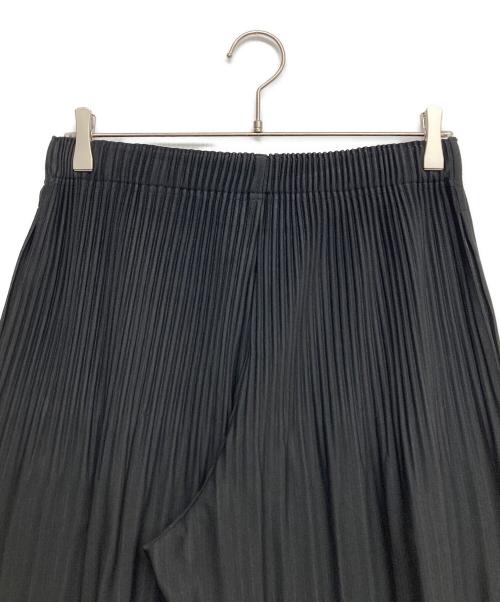 HOMME PLISSE ISSEY MIYAKE（オム プリッセ イッセイ ミヤケ）HOMME PLISSE ISSEY MIYAKE (オム プリッセ イッセイ ミヤケ) BASICS プリーツパンツ ブラック サイズ:2の古着・服飾アイテム