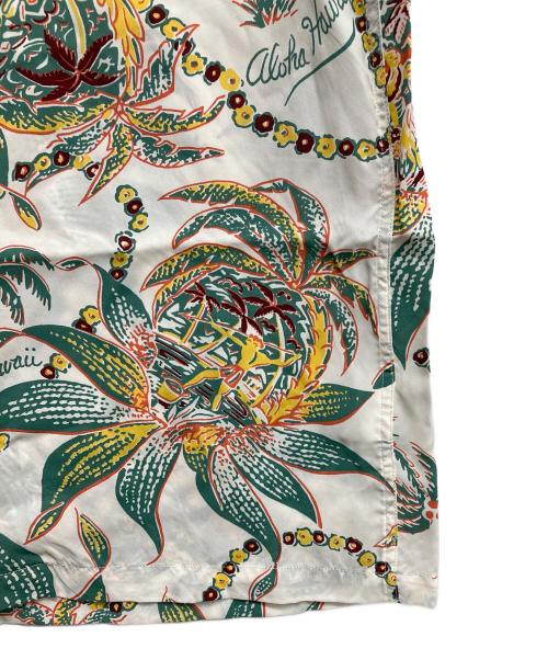 Sun Surf（サンサーフ）Sun Surf (サンサーフ) RAYON S/S シャツ ホワイト サイズ:Mの古着・服飾アイテム