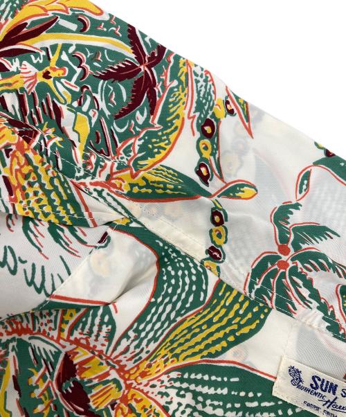 Sun Surf（サンサーフ）Sun Surf (サンサーフ) RAYON S/S シャツ ホワイト サイズ:Mの古着・服飾アイテム