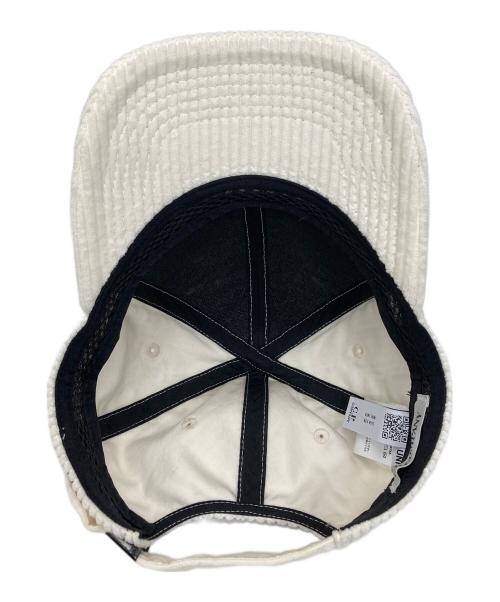 C.P COMPANY（シーピーカンパニー）C.P COMPANY (シーピーカンパニー) Corduroy 350 Baseball Cap ホワイトの古着・服飾アイテム