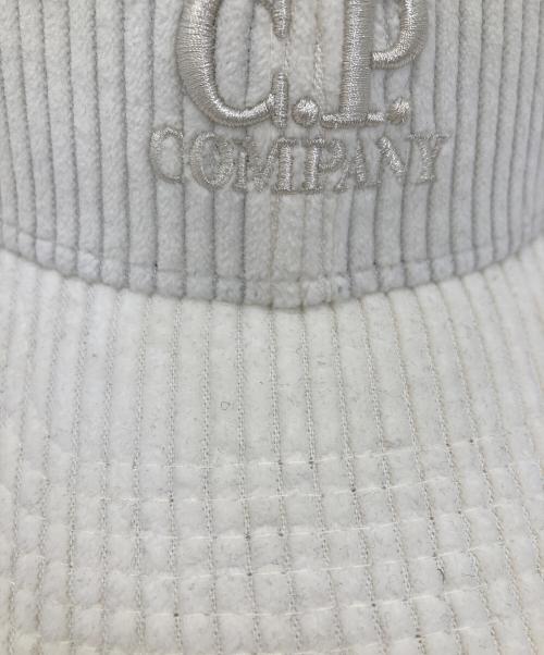 C.P COMPANY（シーピーカンパニー）C.P COMPANY (シーピーカンパニー) Corduroy 350 Baseball Cap ホワイトの古着・服飾アイテム