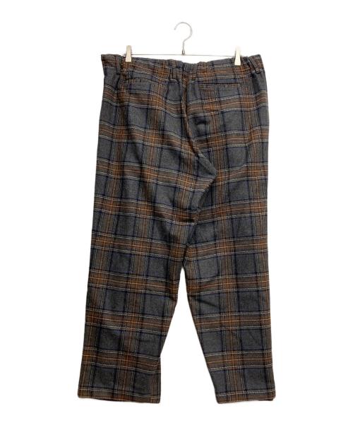 is-ness（イズネス）is-ness (イズネス) WOOL TUCK TROUSERS ブラウン サイズ:46の古着・服飾アイテム