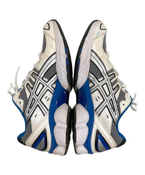 asics（アシックス）asics (アシックス) ローカットスニーカー ホワイト サイズ:27の古着・服飾アイテム