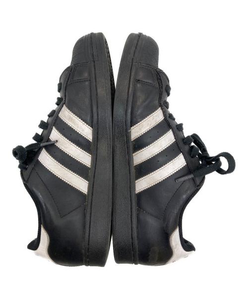 adidas（アディダス）adidas (アディダス) ローカットスニーカー ブラック サイズ:27の古着・服飾アイテム