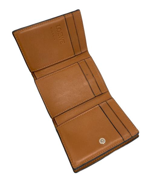 LOEWE（ロエベ）LOEWE (ロエベ) トライフォールド ３つ折り財布 ベージュの古着・服飾アイテム
