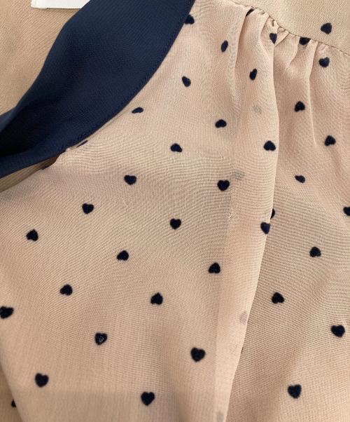 HER LIP TO（ハーリップトゥ）Her lip to (ハーリップトゥ) Heart Dot Bow Tie Chiffon Dress ネイビー×ベージュ サイズ:Mの古着・服飾アイテム