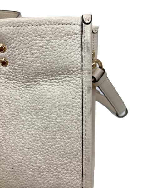COACH（コーチ）COACH (コーチ) デンプシー キャリーオール ウィズ パッチ ホワイトの古着・服飾アイテム