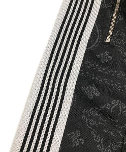 Needles（ニードルズ）Needles (ニードルズ) NUBIAN別注サイドラインペイズリートラックロングパンツ ブラック サイズ:Sの古着・服飾アイテム