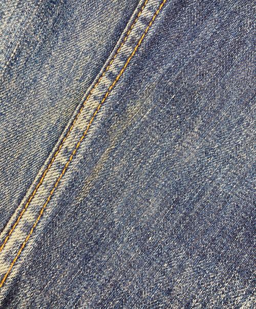 LEVI'S（リーバイス）LEVI'S (リーバイス) デニムトラッカージャケット インディゴ サイズ:着丈58.5-身幅54-肩幅48-袖丈63の古着・服飾アイテム